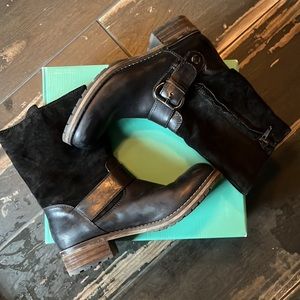 Gently used Clark leather & suede moto boots
